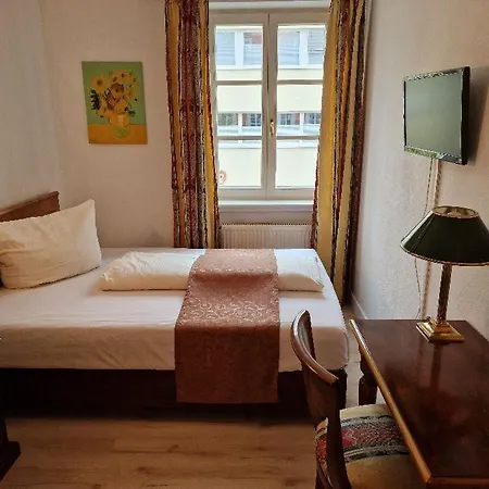 Koenigin Olga ホテル 3*