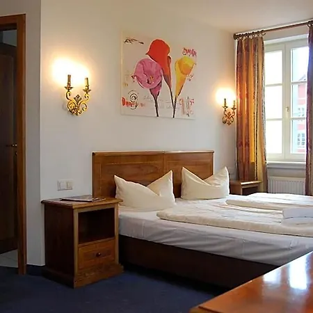 Königin Olga Szálloda 3*