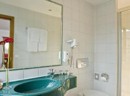 Hotel Koenigin Olga 3*